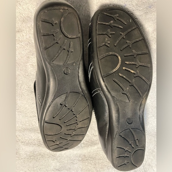 Beautiful I ❤️ Comfort black slip on shoes. - Picture 5 of 10